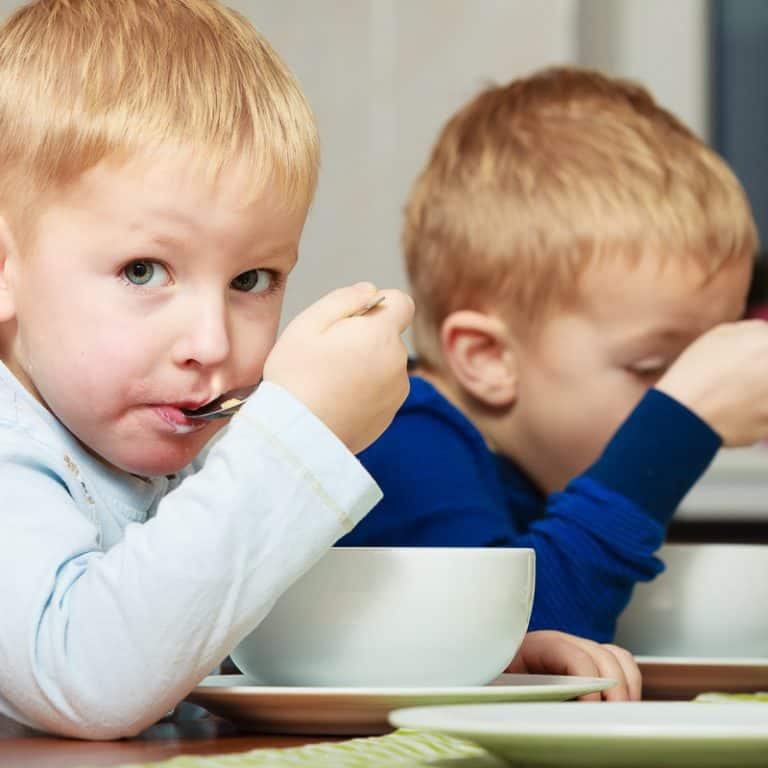 9 Tips to keep preschoolers at the dinner table, parenting tips, picky eaters