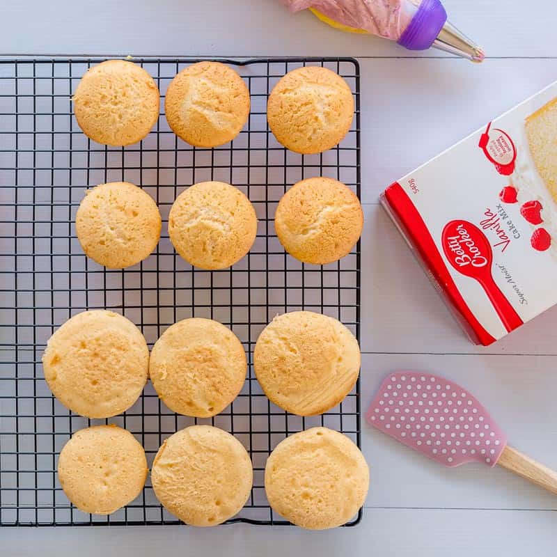 vanila cupcakes for unicorn cupcakes