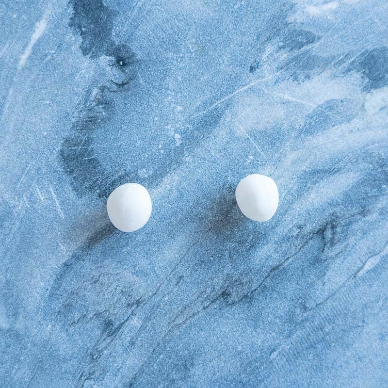 Rolled fondant into two small balls.
