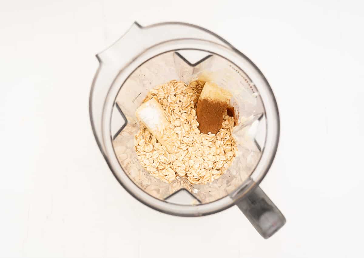 Banana oat pancake ingredients in a blender.