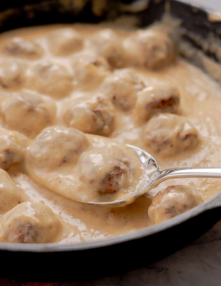 Meatballs in a creamy gravy