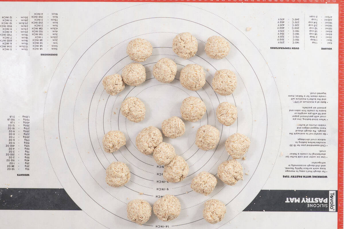 Dough balls rolled into small balls.